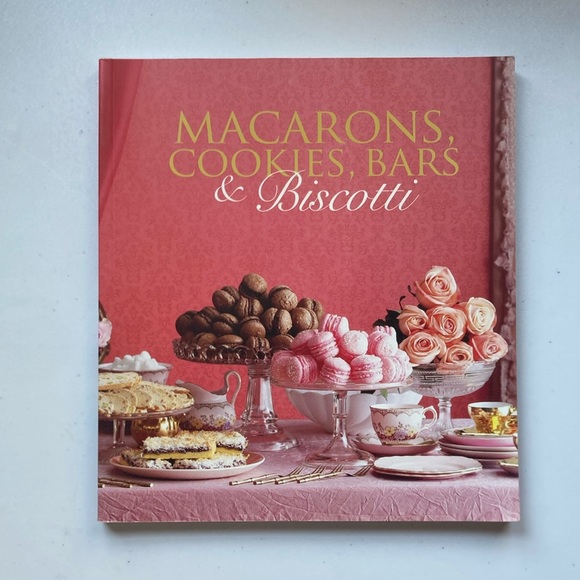 Macarons, Cookies, Bars & Biscotti Cookbook - Picture 1 of 6